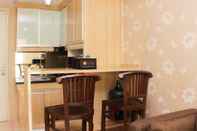 Ruang untuk Umum Homey and Warm 2BR at Springlake Summarecon Bekasi Apartment By Travelio