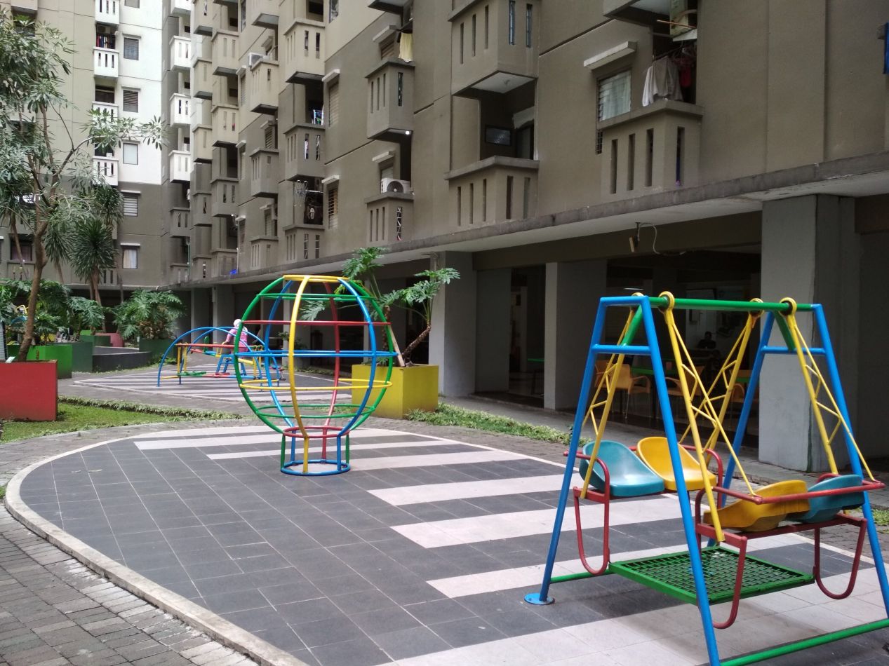 Exterior Spacious and Tidy 2BR at Gateway Ahmad Yani Apartment By Travelio