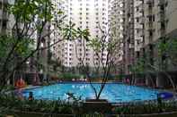 Swimming Pool Spacious and Tidy 2BR at Gateway Ahmad Yani Apartment By Travelio