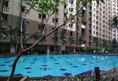 Kolam Renang 7 Spacious and Tidy 2BR at Gateway Ahmad Yani Apartment By Travelio