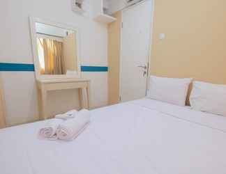 Bilik Tidur 2 Comfort and Great Location 3BR at Bassura City Apartment By Travelio