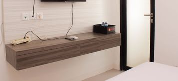 ロビー 2 Cozy Stay and Warm Studio Urbantown Karawang Apartment By Travelio