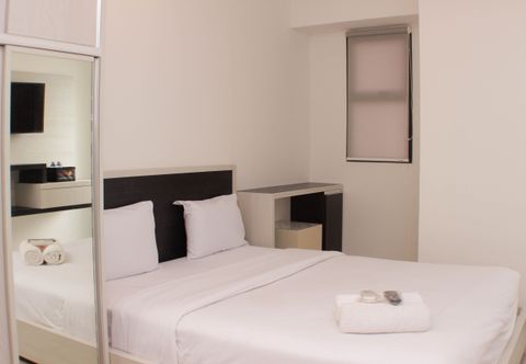 寝室 Cozy Living and Tidy Studio at Urbantown Apartment Karawang By Travelio
