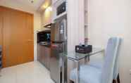 ห้องนอน 3 Comfy and Modern 1BR Apartment at Woodland Park Residence By Travelio