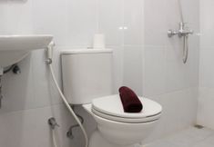 In-room Bathroom 4 Cozy Stay and Homey Studio Apartment at Patraland Urbano By Travelio