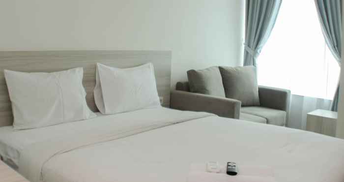 Bedroom Comfy and Elegant Studio at Grand Kamala Lagoon Apartment By Travelio