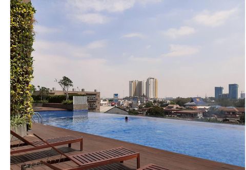 Swimming Pool Apartemen Springwood by Royal Room