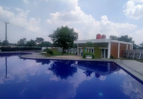 Swimming Pool Adrian homestay