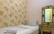 Bilik Tidur 2 Comfort and Tidy 2BR Apartment at Green Pramuka City By Travelio