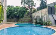 Swimming Pool 6 Cozy and Nice Studio at La Hub City Apartment By Travelio