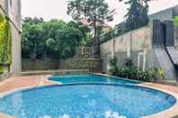 Swimming Pool Cozy and Nice Studio at La Hub City Apartment By Travelio
