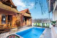 Swimming Pool Ulun si Joglo by Supala