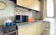 ห้องนอน 3 Cozy Studio at Skyland City Jatinangor Apartment By Travelio