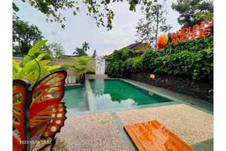 Hồ bơi 4 Andung Andung Villa & Resto