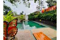 สระว่ายน้ำ Andung Andung Villa & Resto