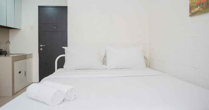 Phòng ngủ Cozy and Comfort Stay Studio at Baileys Apartment By Travelio