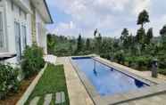 Swimming Pool 5 Dapur Blessing Villa