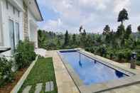 Swimming Pool Dapur Blessing Villa