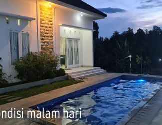 Exterior 2 Dapur Blessing Villa