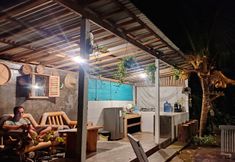 Luar Bangunan 2 Salty Sea Guesthouse
