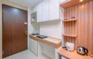 Kamar Tidur 4 Cozy and Tidy Studio at Transpark Cibubur Apartment By Travelio