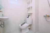 In-room Bathroom Cozy and Simply Studio 29th Floor at Evenciio Margonda Apartment By Travelio