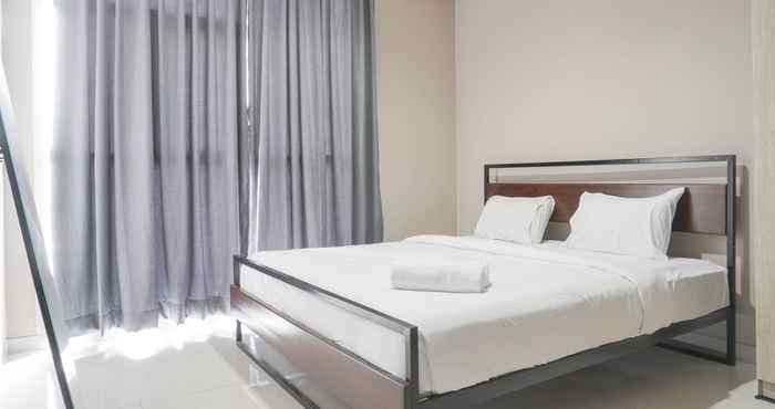 Phòng ngủ Fancy and Nice 1BR Apartment at Ciputra International By Travelio