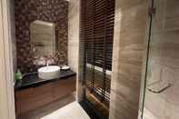 In-room Bathroom La Cle de Orchid Dalat Villa