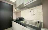 Kamar Tidur 3 Homey and Good Studio Furnished at Grand Asia Afrika Apartment By Travelio