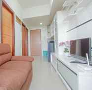 Lobby 3 Homey and Nice 2BR at Vida View Makasar Apartment By Travelio