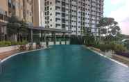 Kolam Renang 5 Best Price & Good Studio The Oasis Apartment By Travelio
