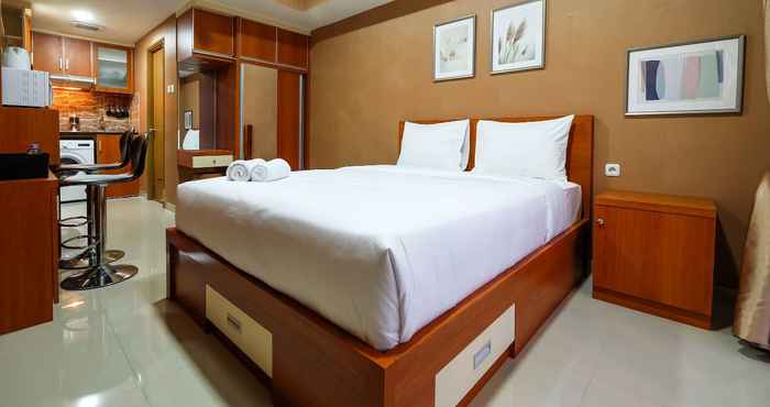 Kamar Tidur Well Equipped & Good Studio at The Oasis Apartment Cikarang By Travelio