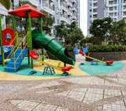 Exterior 6 Spacious and Tidy Studio Apartment Access to Pakuwon Mall at Tanglin Supermall Mansion By Travelio