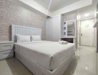 Kamar Tidur 2 Cozy and Warm Studio at Paltrow City Apartment By Travelio