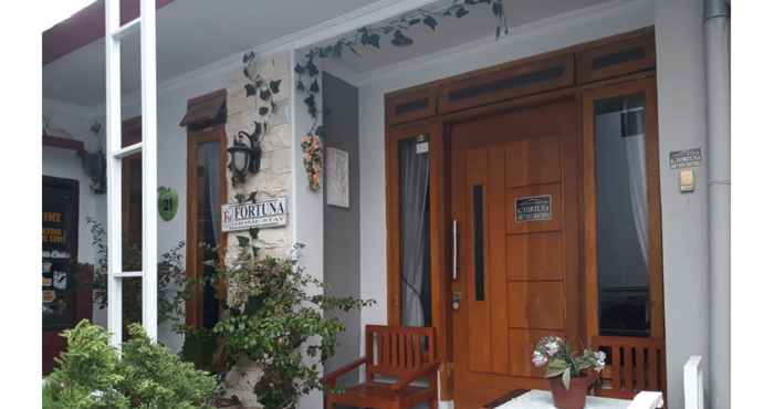 Lobby Fortuna Homestay 1