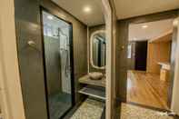 In-room Bathroom Lynlan Hostel & Cafe