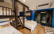 Kamar Tidur 5 Lynlan Hostel & Cafe