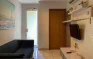 พื้นที่สาธารณะ 3 Cozy and Warm 2BR at Cinere Bellevue Suites Apartment By Travelio