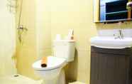 In-room Bathroom 5 New and Stylish Studio The Oasis Apartment By Travelio