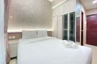 ห้องนอน Comfy and Stylish Studio at Taman Melati Jatinangor Apartment By Travelio