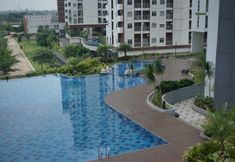 Swimming Pool 6 Nice and Comfort 1BR at Akasa Pure Living BSD Apartment By Travelio