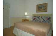 Bedroom 7 Twin Pillars Guesthouse Syariah