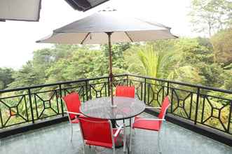 Bên ngoài 4 Villa Puri Gunung Geulis - Cozy Staycation