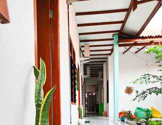 Sảnh chờ 2 Homey Guesthouse Kertajaya (Syariah)