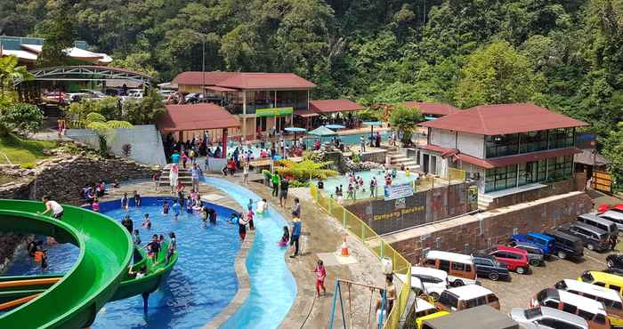 Swimming Pool KAMPUNG KARUHUN ECO GREEN PARK SUMEDANG