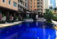 Swimming Pool 7 Strategic 2BR Apartment at Istana Sahid Sudirman By Travelio