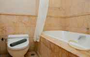 In-room Bathroom 6 Strategic 2BR Apartment at Istana Sahid Sudirman By Travelio