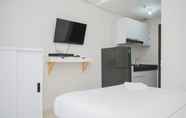 Common Space 2 Modern and Nice Studio at Transpark Bintaro Apartment By Travelio