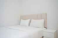 Kamar Tidur Modern and Nice Studio at Transpark Bintaro Apartment By Travelio