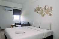 ห้องนอน Cozy Studio Room at Aeropolis Residence Apartment By Travelio